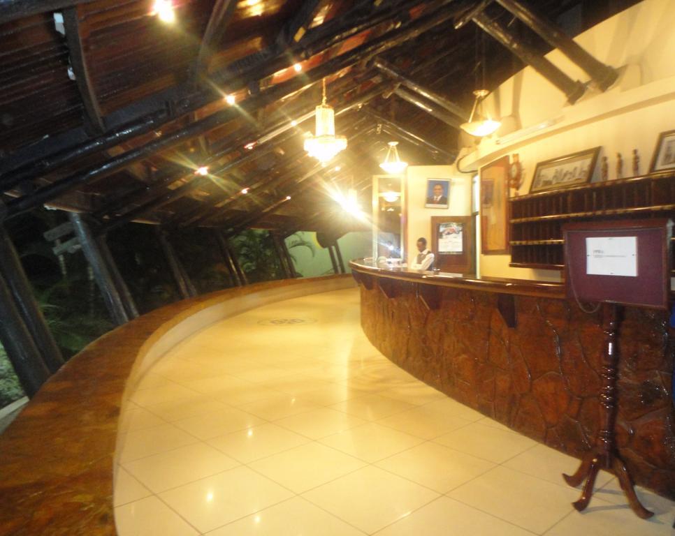 Morogoro Hotel ภายนอก รูปภาพ