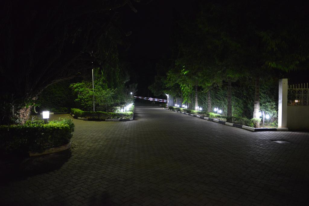Morogoro Hotel ภายนอก รูปภาพ
