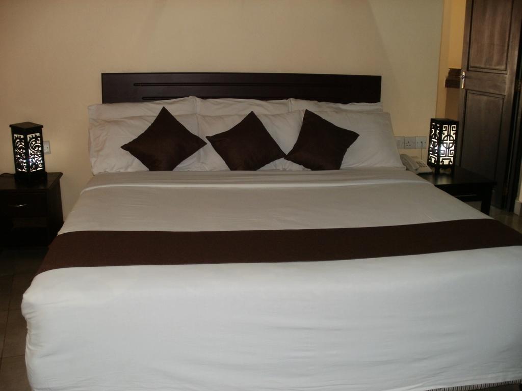 Morogoro Hotel ภายนอก รูปภาพ