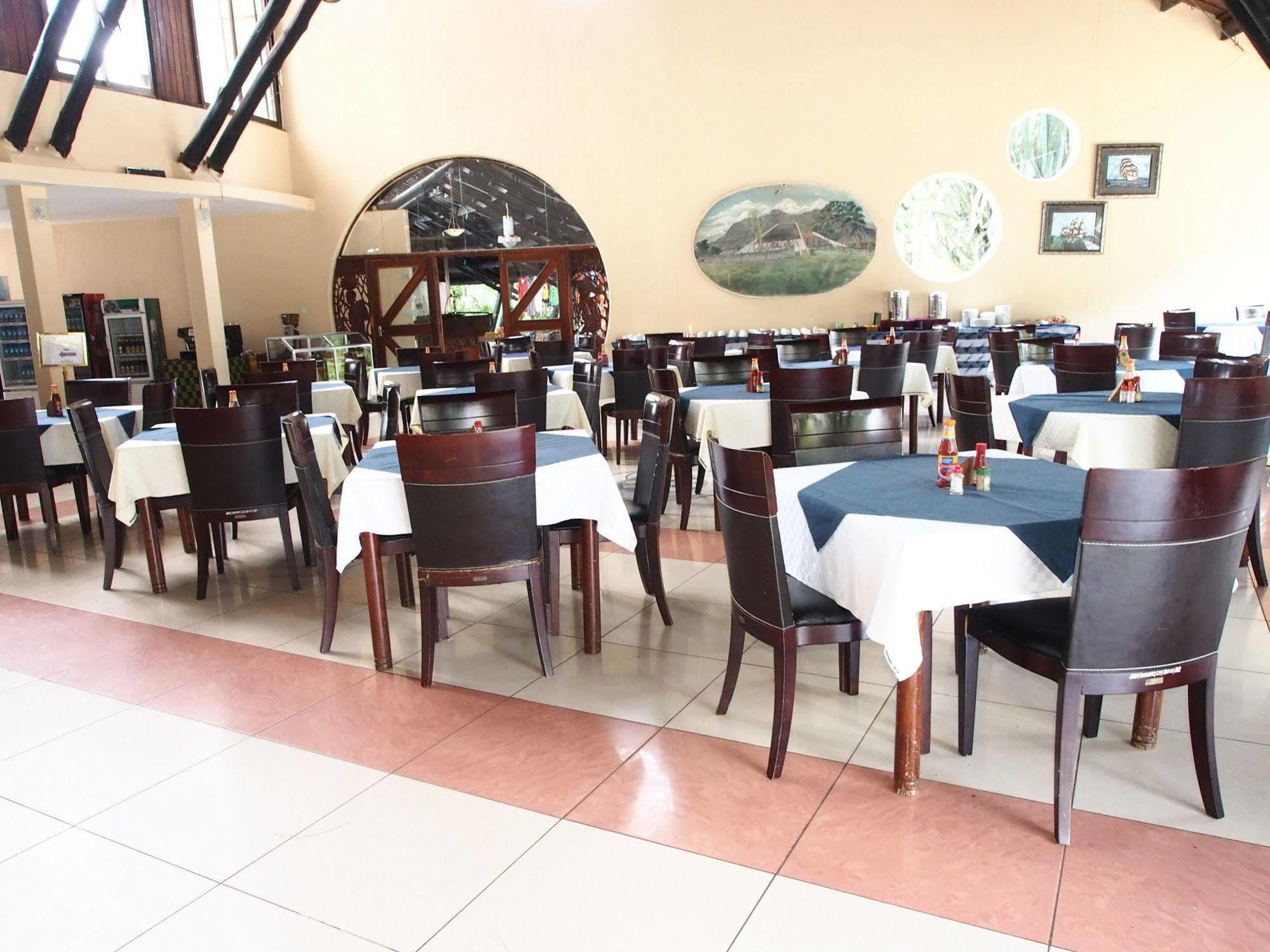 Morogoro Hotel ภายนอก รูปภาพ