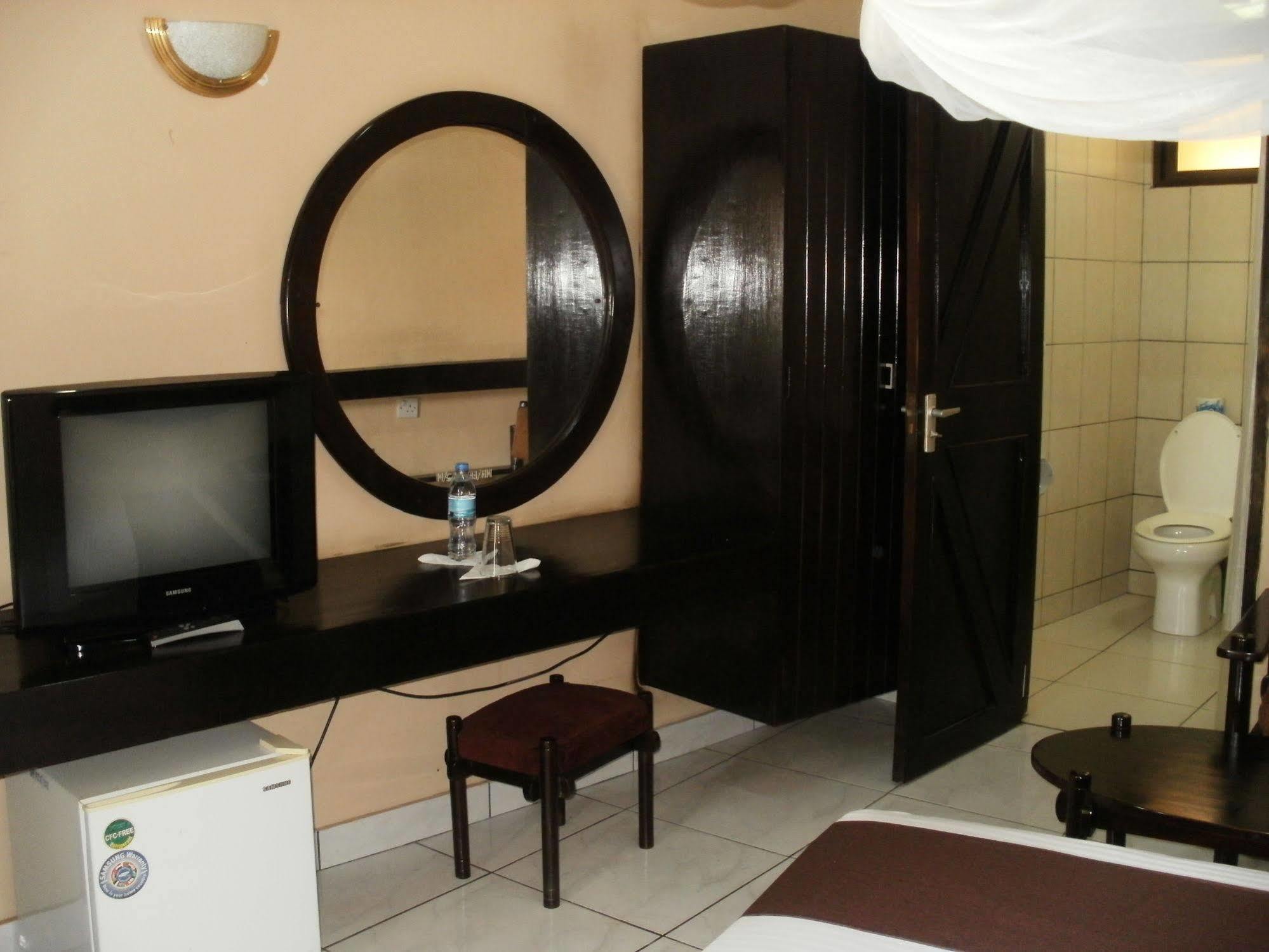 Morogoro Hotel ภายนอก รูปภาพ
