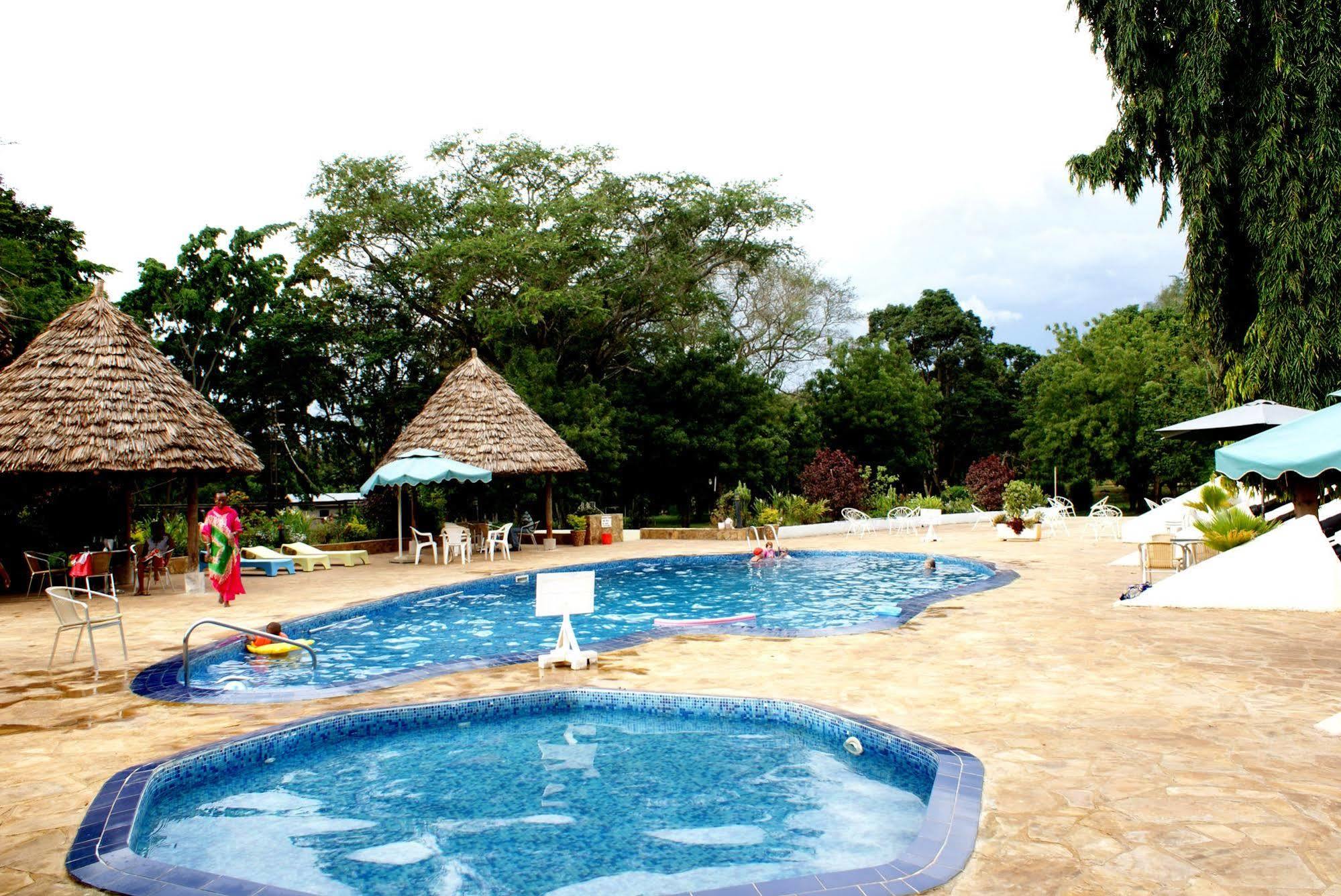Morogoro Hotel ภายนอก รูปภาพ