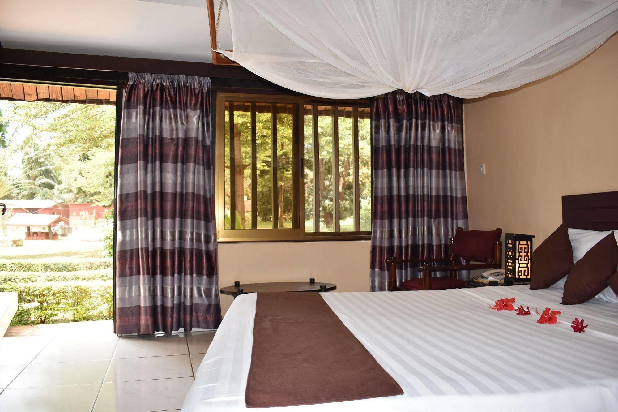 Morogoro Hotel ภายนอก รูปภาพ