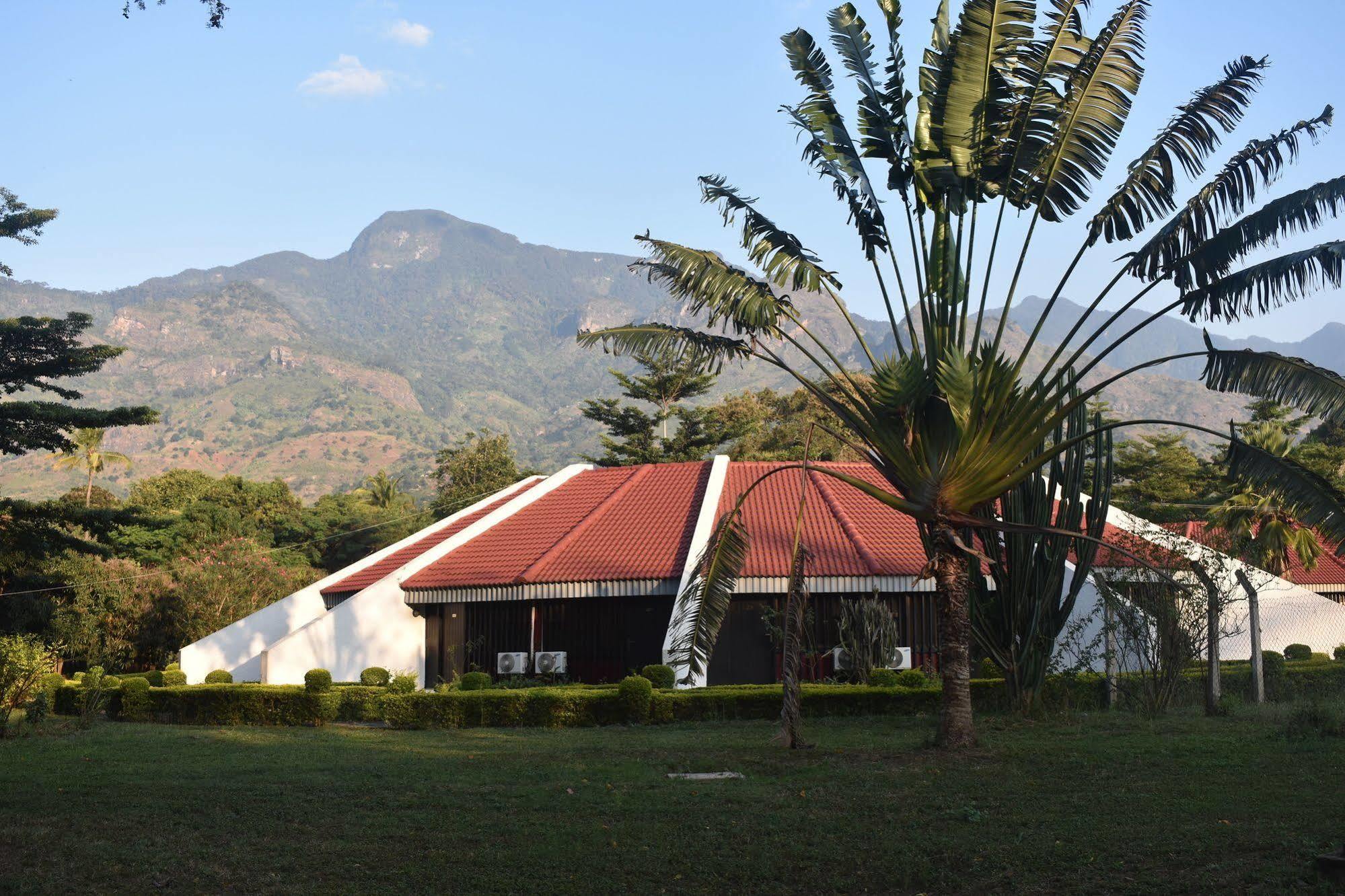Morogoro Hotel ภายนอก รูปภาพ